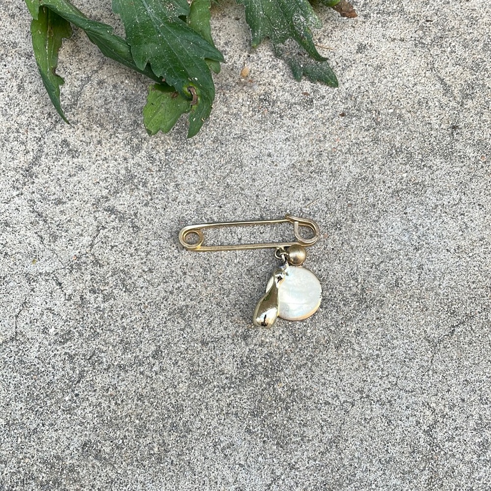 Vintage. Gold Vermeil Safety Pin Pin, Circular Tag